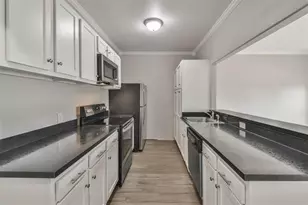 329 E Washington Ave, Navasota, TX 77868 - Photo 2