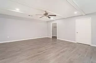 3008 Columbia St, Baytown, TX 77521 - Photo 12