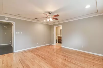 8806 Lakeside Forest Drive, Houston, TX 77088 - Photo 10
