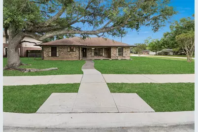 2319 Halbert, Pearland, TX 77581 - Photo 2