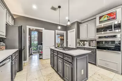 2403 N Lake Front Drive, League City, TX 77573 - Photo 10