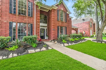 2403 N Lake Front Drive, League City, TX 77573 - Photo 2