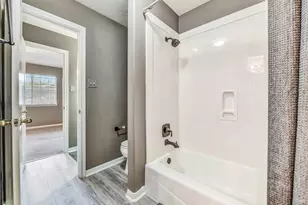 2403 N Lake Front Dr, League City, TX 77573 - Photo 24