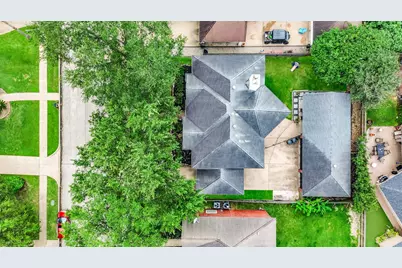 2403 N Lake Front Drive, League City, TX 77573 - Photo 32