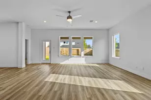 4538 Iguaza Fls Dr, Conroe, TX 77303 - Photo 2