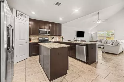 8126 Carillon Way, Rosharon, TX 77583 - Photo 10