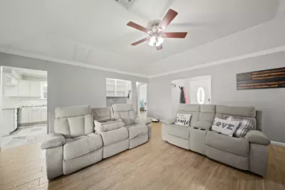 3212 Acorn Circle, Dickinson, TX 77539 - Photo 8