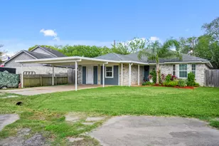 3212 Acorn Cir, Dickinson, TX 77539 - Photo 1