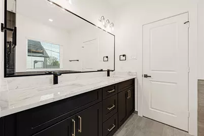 7944 Dyer Street, Houston, TX 77088 - Photo 32