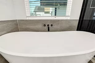 7944 Dyer St, Houston, TX 77088 - Photo 34