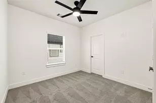 7944 Dyer St, Houston, TX 77088 - Photo 44