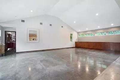5643 Terwilliger Way, Houston, TX 77056 - Photo 10