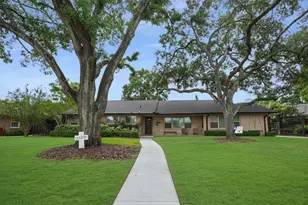 5643 Terwilliger Way, Houston, TX 77056 - Photo 2