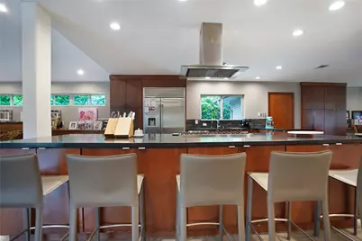 5643 Terwilliger Way, Houston, TX 77056 - Photo 12