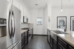 9419 Stonehouse Ln, Houston, TX 77025 - Photo 2