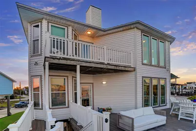 1834 Tiki Drive, Tiki Island, TX 77554 - Photo 32