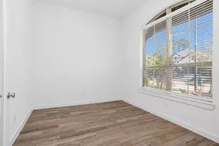 256 Sky Top Dr, Montgomery, TX 77316 - Photo 6