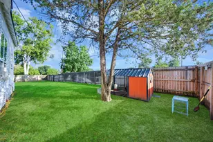 308 S Masonic St, Bellville, TX 77418 - Photo 32