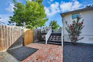 308 S Masonic St, Bellville, TX 77418 - Photo 26