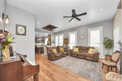 308 S Masonic Street, Bellville, TX 77418 - Photo 8