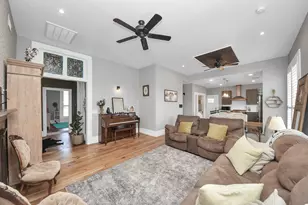 308 S Masonic St, Bellville, TX 77418 - Photo 10