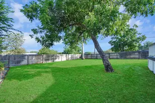 308 S Masonic St, Bellville, TX 77418 - Photo 32