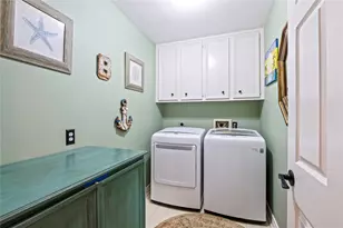 2025 Sandy Coast Cir, League City, TX 77573 - Photo 32