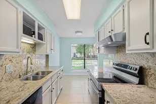 2425 Miramar Ct, Seabrook, TX 77586 - Photo 10