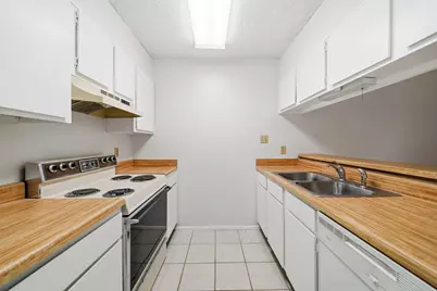 7116 N Holiday Drive, Galveston, TX 77550 - Photo 6