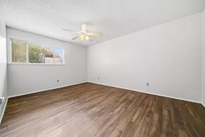 7116 N Holiday Drive, Galveston, TX 77550 - Photo 8