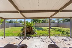 817 Circle Way, Alvin, TX 77511 - Photo 18