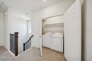 8604 Hollyoaks Creek Ln, Houston, TX 77063 - Photo 26