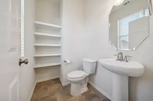8604 Hollyoaks Creek Ln, Houston, TX 77063 - Photo 18