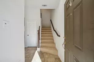 8604 Hollyoaks Creek Ln, Houston, TX 77063 - Photo 10
