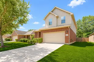 10311 Whisper Bluff Dr, Humble, TX 77396 - Photo 2
