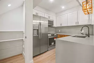 893 Wax Myrtle Ln, Houston, TX 77079 - Photo 8