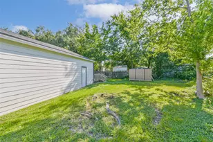 1102 W Hart Ave, Pasadena, TX 77506 - Photo 10