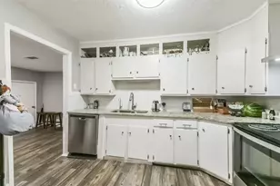 1102 W Hart Ave, Pasadena, TX 77506 - Photo 22