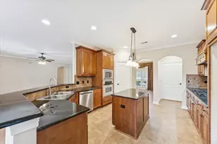 324 Howard St, Sealy, TX 77474 - Photo 12