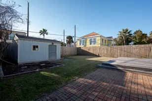 1515 24th St, Galveston, TX 77550 - Photo 24