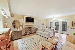 1953 Stoney Brook Dr, Houston, TX 77063 - Photo 4