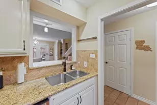 1953 Stoney Brook Dr, Houston, TX 77063 - Photo 8