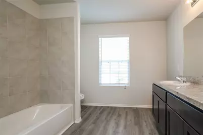 8522 Middleton Oaks Circle, Houston, TX 77028 - Photo 8
