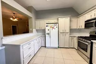 808 Manor Dr, Angleton, TX 77515 - Photo 22