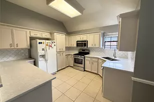 808 Manor Dr, Angleton, TX 77515 - Photo 24