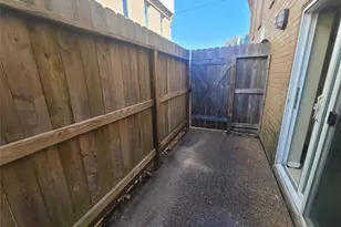 215 Postoffice, Galveston, TX 77550 - Photo 6