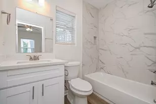 2617 Avenue L, Galveston, TX 77550 - Photo 18