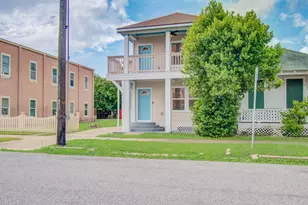 2617 Avenue L, Galveston, TX 77550 - Photo 2