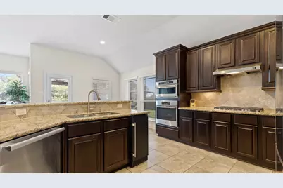 15314 Icet Creek Ave, Mont Belvieu, TX 77523 - Photo 8