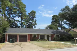 111 Elmwood St, Huntsville, TX 77320 - Photo 1